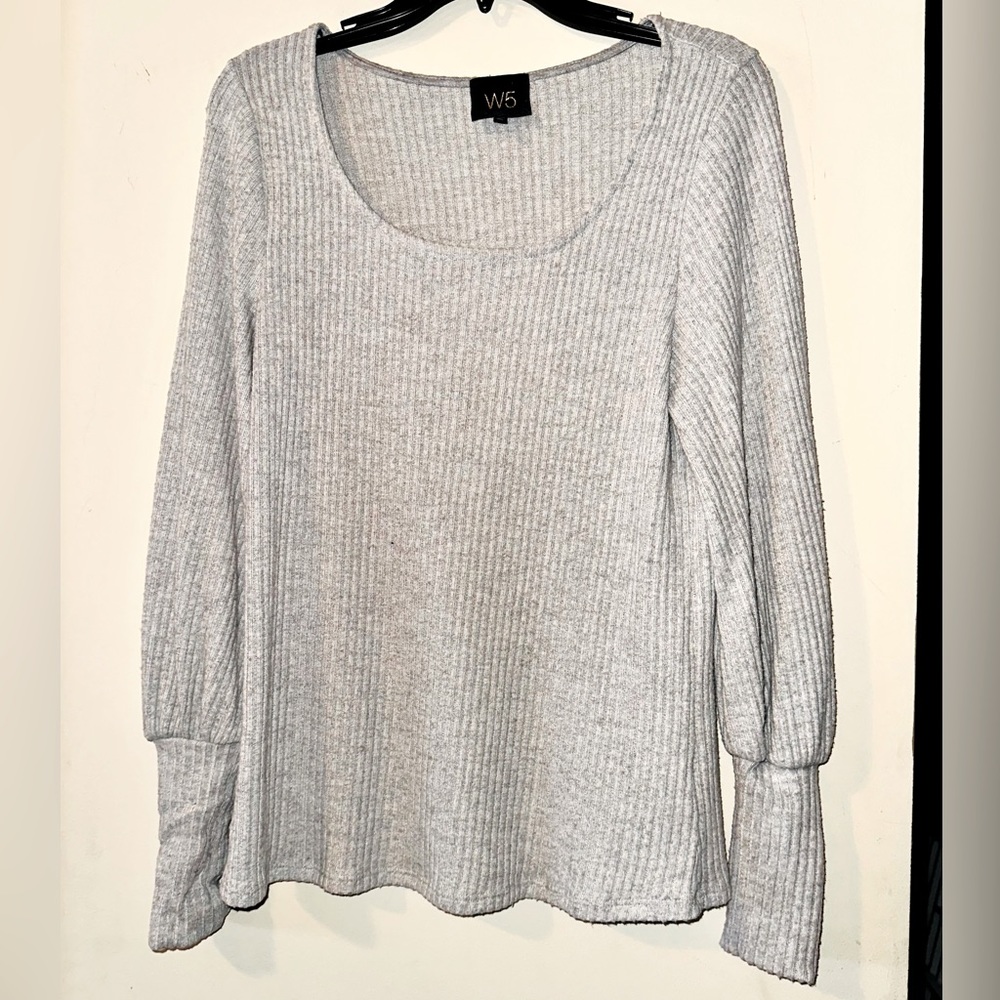 Women’s Scoop Neck Sweater EUC